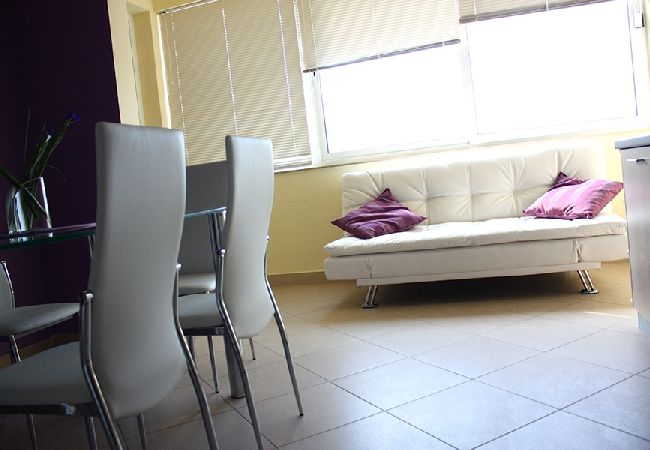 Appartamento a Grebaštica - Appartamento in Grebaštica con vista mare, terrazzo, Climatizzazione, WIFI (886-2) Appartamento a Grebaštica - Appartamento in Grebaštica con vista mare, terrazzo, Climatizzazione, WIFI (886-2)