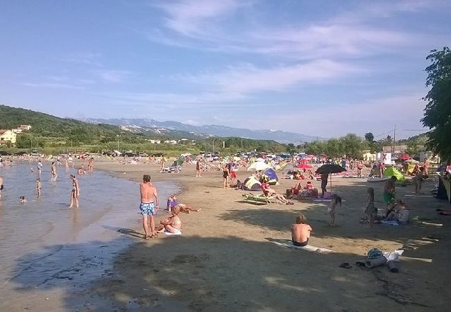 Appartamento a Lopar - Appartamento in Loparo (Lopar) con Climatizzazione, WIFI (613-3) Appartamento a Lopar - Appartamento in Loparo (Lopar) con Climatizzazione, WIFI (613-3)