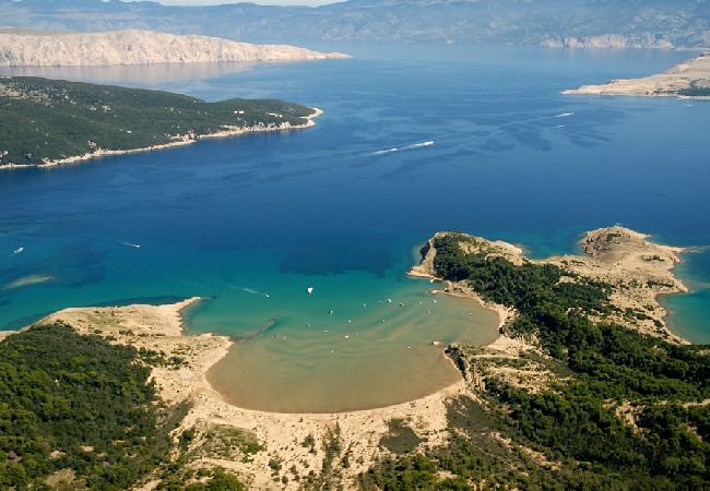 Appartamento a Lopar - Appartamento in Loparo (Lopar) con Climatizzazione, WIFI (613-3) Appartamento a Lopar - Appartamento in Loparo (Lopar) con Climatizzazione, WIFI (613-3)