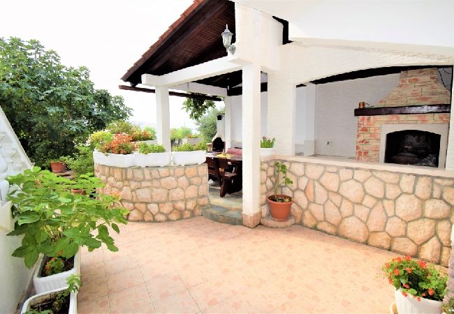 Appartamento a Lopar - Appartamento in Loparo (Lopar) con vista mare, terrazzo, Climatizzazione, WIFI (613-4) Appartamento a Lopar - Appartamento in Loparo (Lopar) con vista mare, terrazzo, Climatizzazione, WIFI (613-4)