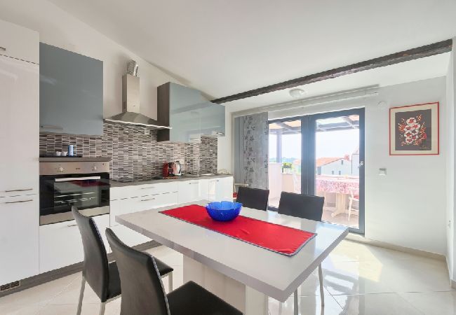 Appartamento a Štinjan - Appartamento in Stignano (Stinjan) con vista mare, Climatizzazione, WIFI, Lavatrice (3326-1) Appartamento a Štinjan - Appartamento in Stignano (Stinjan) con vista mare, Climatizzazione, WIFI, Lavatrice (3326-1)