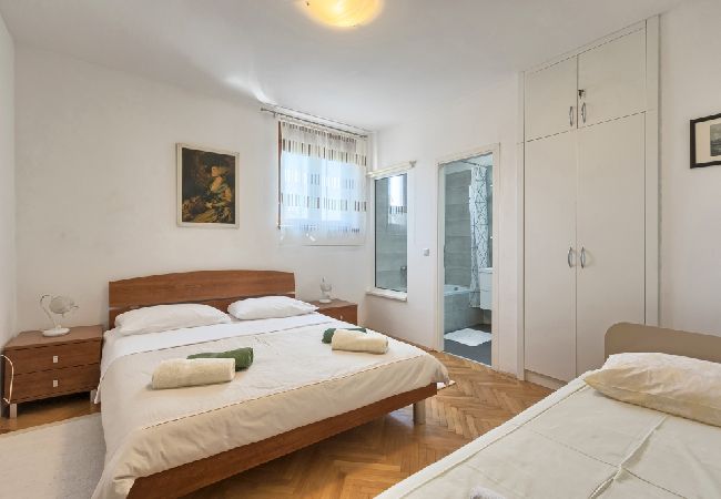 Appartamento a Štinjan - Appartamento in Stignano (Stinjan) con vista mare, Climatizzazione, WIFI, Lavatrice (3326-1) Appartamento a Štinjan - Appartamento in Stignano (Stinjan) con vista mare, Climatizzazione, WIFI, Lavatrice (3326-1)