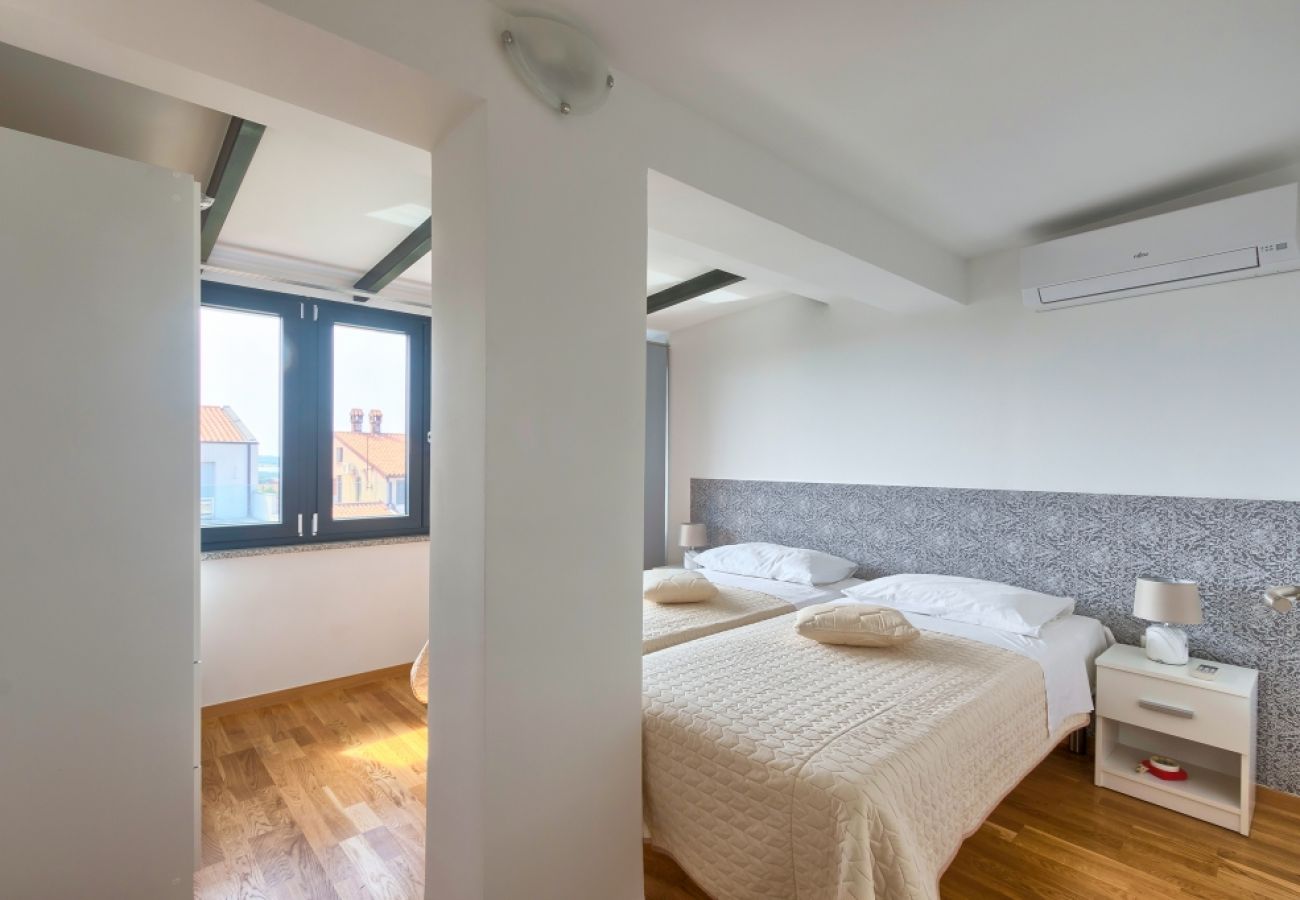 Appartamento a Štinjan - Appartamento in Stignano (Stinjan) con vista mare, Climatizzazione, WIFI, Lavatrice (3326-1)