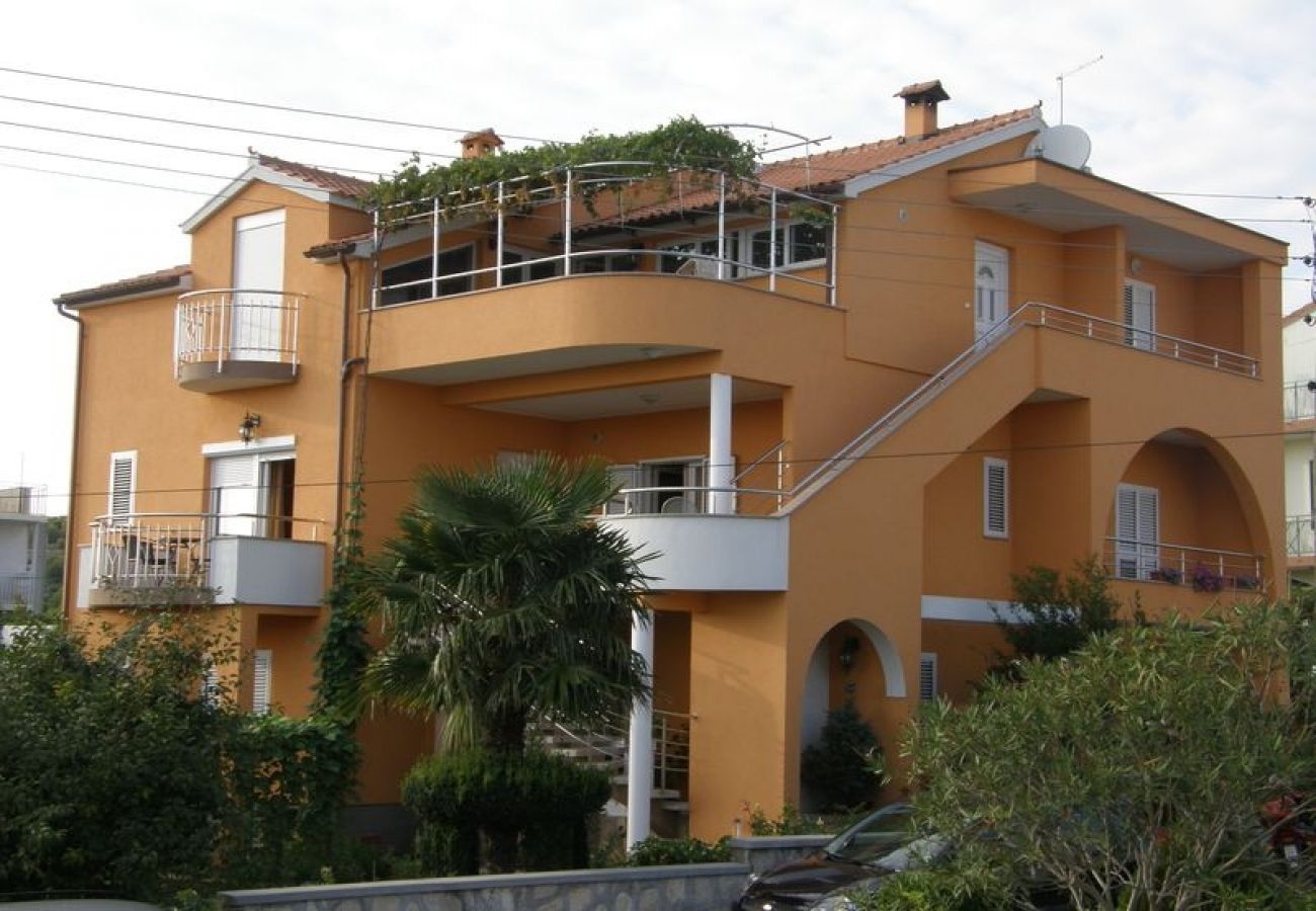 Appartamento a Vodice - Appartamento in Vodizze (Vodice) con vista mare, balcone, Climatizzazione, WIFI (3335-1)