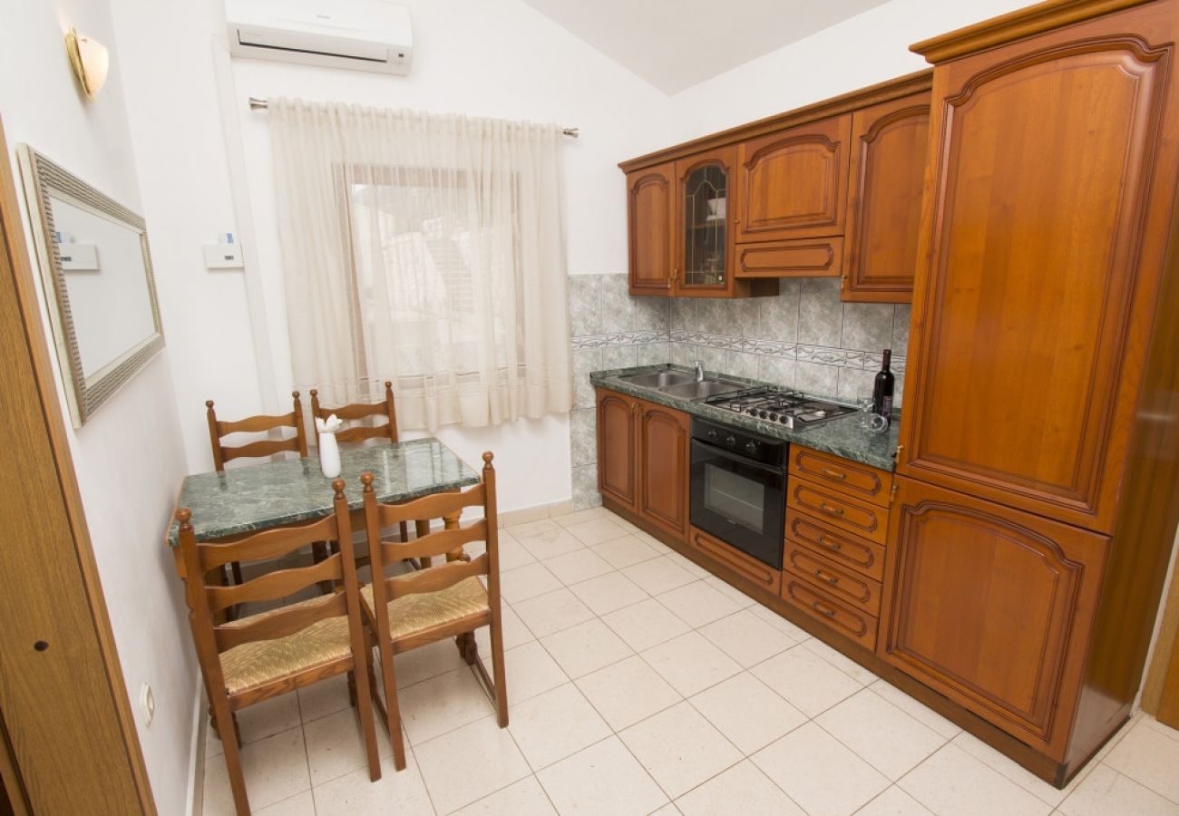 Appartamento a Pisak - Appartamento in Pisak con vista mare, balcone, Climatizzazione, WIFI (3340-4)