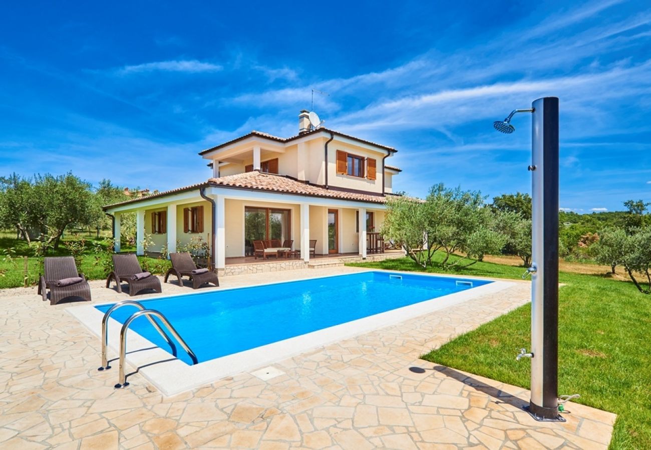 Casa a Buje - Casa di vacanza in Buie (Buje) con terrazzo, Climatizzazione, WIFI, Lavatrice (3356-1)