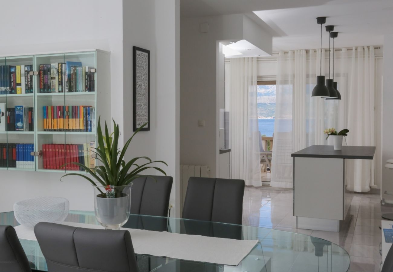 Appartamento a Supetar - Appartamento in San Pietro della Brazza (Supetar) con vista mare, terrazzo, Climatizzazione, WIFI (3361-1)