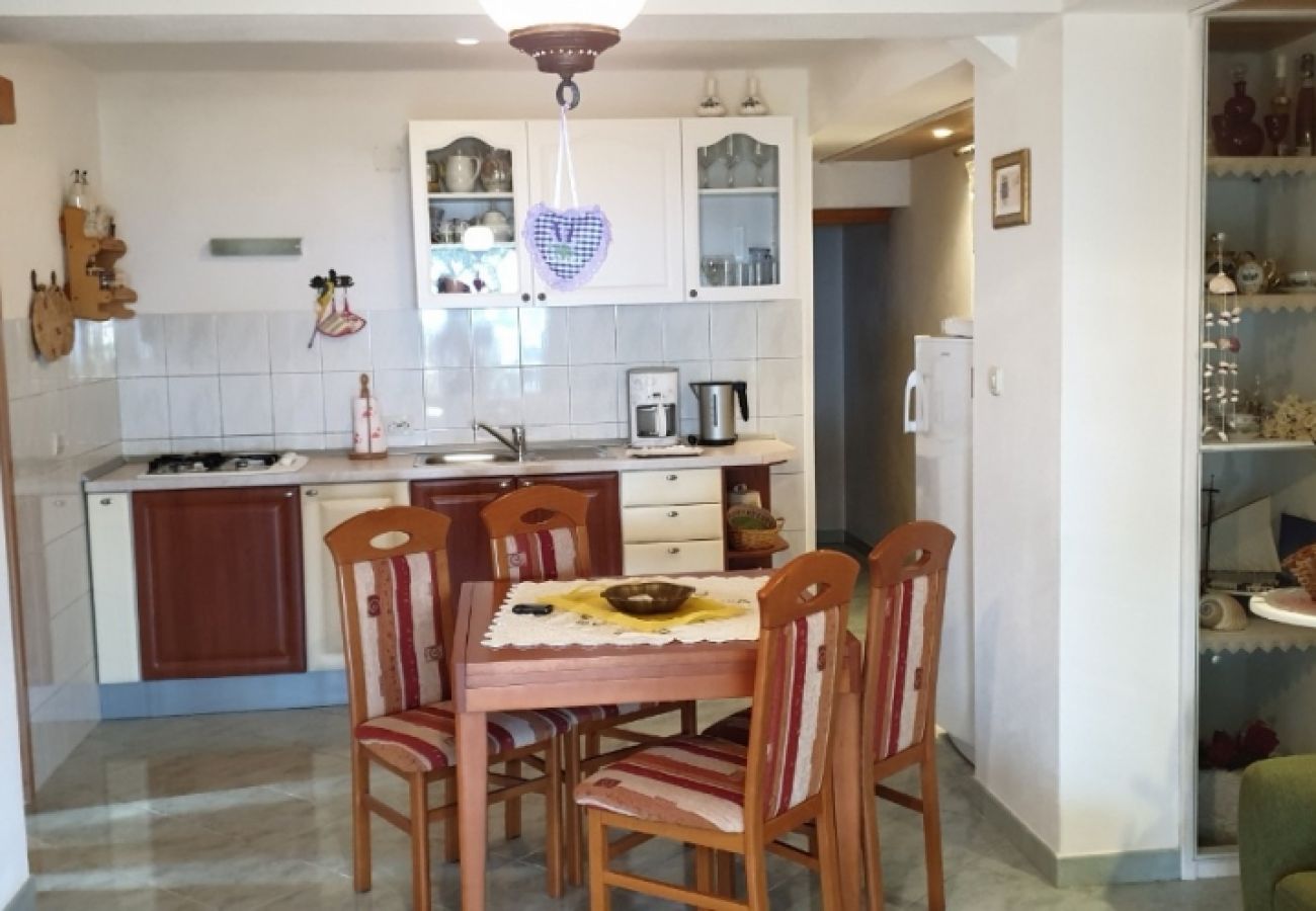 Casa a Bol - Casa Robinson in Vallo della Brazza (Bol) con vista mare, terrazzo, Climatizzazione, WIFI (3414-1)