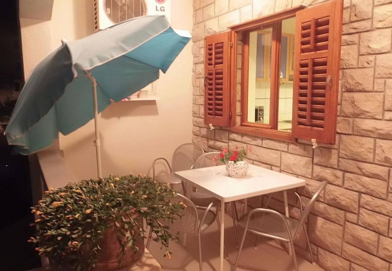 Appartamento a Bol - Appartamento in Vallo della Brazza (Bol) con vista mare, balcone, Climatizzazione, WIFI (3417-5)