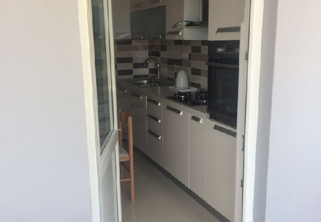 Appartamento a Omiš - Appartamento in Omiš con vista mare, terrazzo, Climatizzazione, WIFI (3422-2) Appartamento a Omiš - Appartamento in Omiš con vista mare, terrazzo, Climatizzazione, WIFI (3422-2)