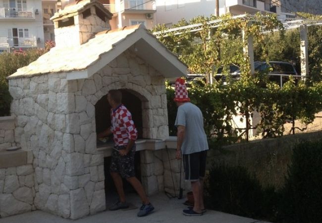 Appartamento a Omiš - Appartamento in Omiš con vista mare, terrazzo, Climatizzazione, WIFI (3422-2) Appartamento a Omiš - Appartamento in Omiš con vista mare, terrazzo, Climatizzazione, WIFI (3422-2)