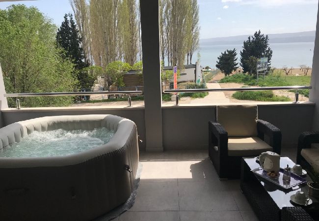 Appartamento a Omiš - Appartamento in Omiš con vista mare, terrazzo, Climatizzazione, WIFI (3422-7) Appartamento a Omiš - Appartamento in Omiš con vista mare, terrazzo, Climatizzazione, WIFI (3422-7)