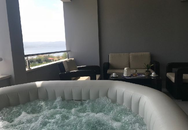 Appartamento a Omiš - Appartamento in Omiš con vista mare, terrazzo, Climatizzazione, WIFI (3422-7) Appartamento a Omiš - Appartamento in Omiš con vista mare, terrazzo, Climatizzazione, WIFI (3422-7)