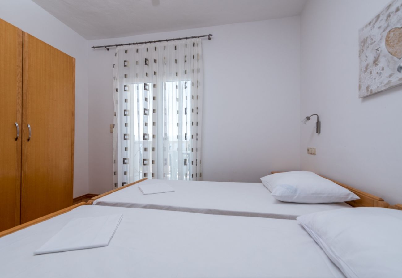Appartamento a Duce - Appartamento in Duće con vista mare, terrazzo, Climatizzazione, WIFI (3423-3)
