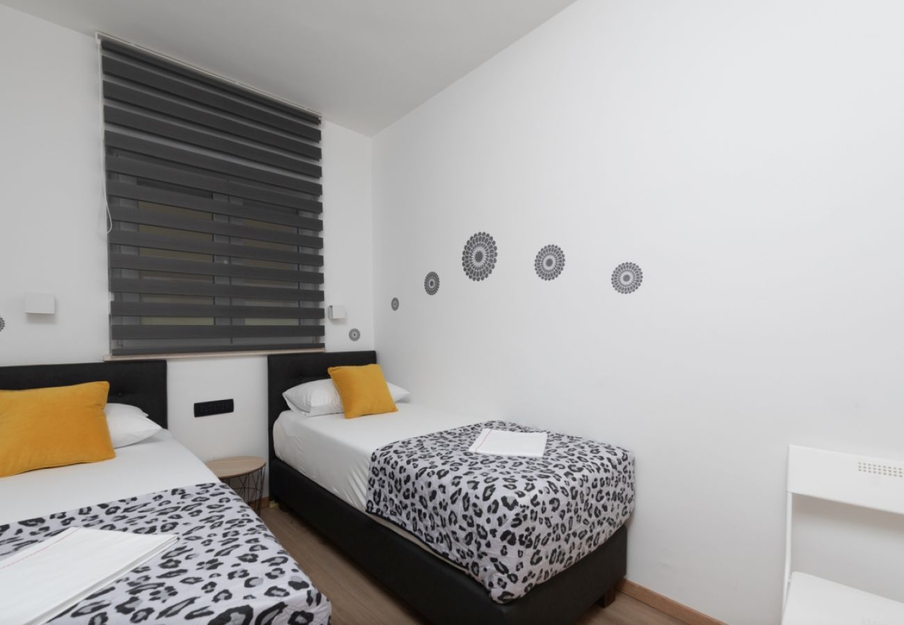 Appartamento a Duce - Appartamento in Duće con vista mare, terrazzo, Climatizzazione, WIFI (3423-6)