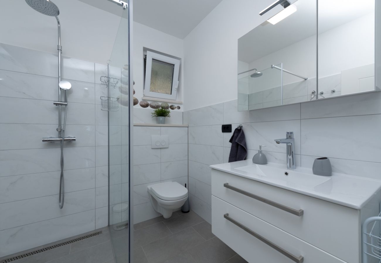 Appartamento a Duce - Appartamento in Duće con vista mare, terrazzo, Climatizzazione, WIFI (3423-6)