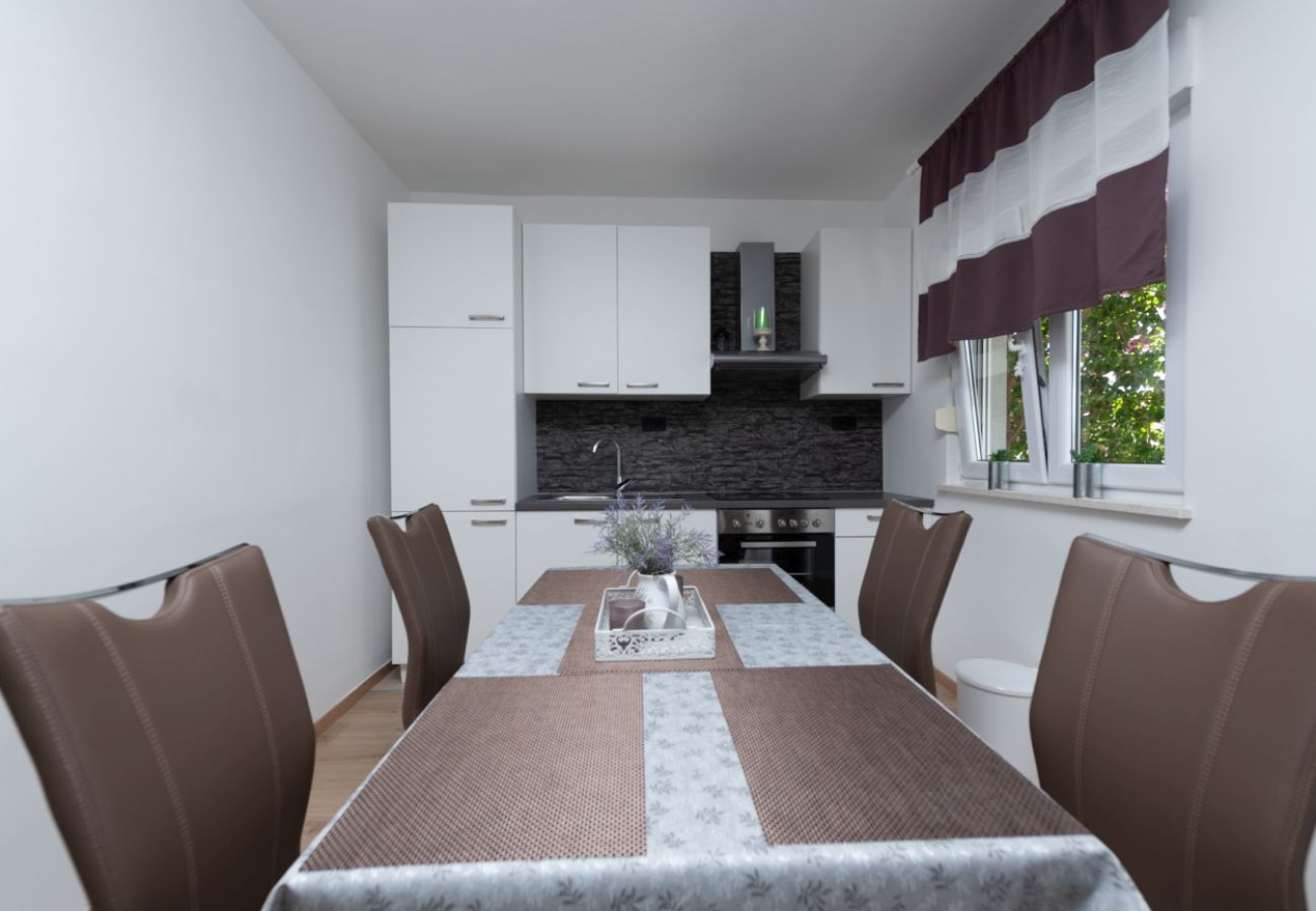 Appartamento a Duce - Appartamento in Duće con vista mare, terrazzo, Climatizzazione, WIFI (3423-6)