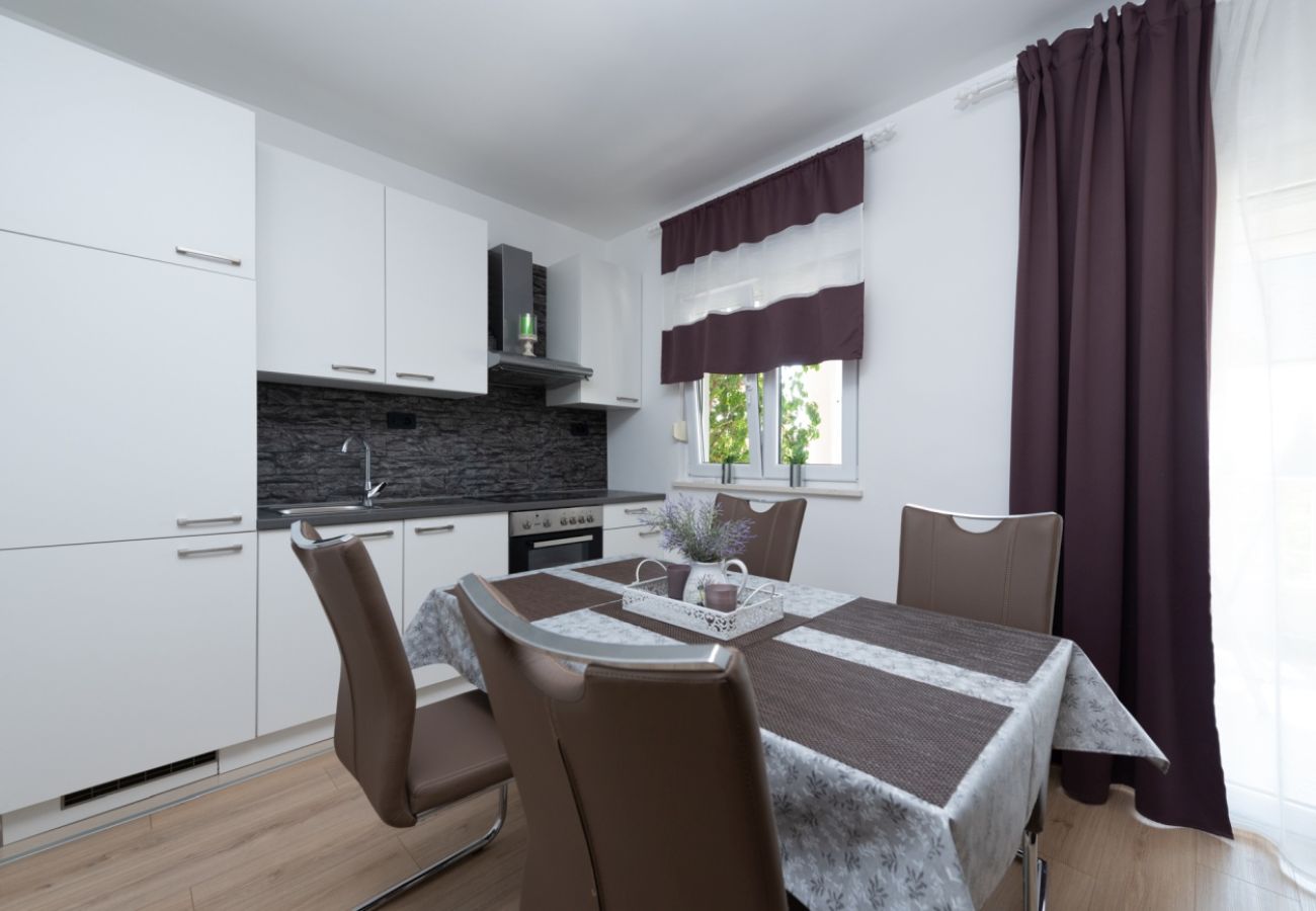Appartamento a Duce - Appartamento in Duće con vista mare, terrazzo, Climatizzazione, WIFI (3423-6)