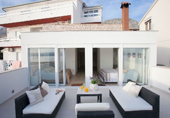 Appartamento a Duce - Appartamento in Duće con vista mare, terrazzo, Climatizzazione, WIFI (3425-10) Appartamento a Duce - Appartamento in Duće con vista mare, terrazzo, Climatizzazione, WIFI (3425-10)