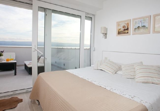 Appartamento a Duce - Appartamento in Duće con vista mare, terrazzo, Climatizzazione, WIFI (3425-10) Appartamento a Duce - Appartamento in Duće con vista mare, terrazzo, Climatizzazione, WIFI (3425-10)