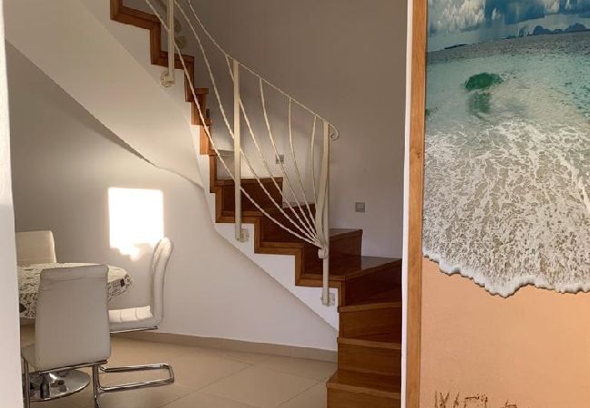Appartamento a Duce - Appartamento in Duće con vista mare, terrazzo, Climatizzazione, WIFI (3425-10) Appartamento a Duce - Appartamento in Duće con vista mare, terrazzo, Climatizzazione, WIFI (3425-10)