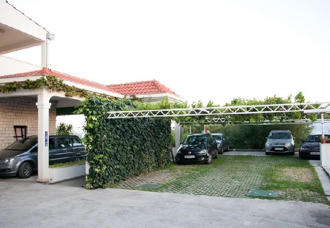 Appartamento a Duce - Appartamento in Duće con vista mare, terrazzo, Climatizzazione, WIFI (3425-10) Appartamento a Duce - Appartamento in Duće con vista mare, terrazzo, Climatizzazione, WIFI (3425-10)