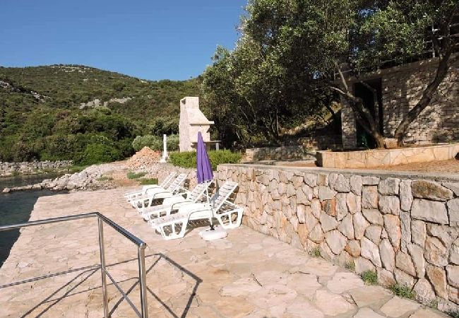 Casa a Tkon - Casa Robinson in Tuconio (Tkon) con vista mare, terrazzo, WIFI (3437-1) Casa a Tkon - Casa Robinson in Tuconio (Tkon) con vista mare, terrazzo, WIFI (3437-1)