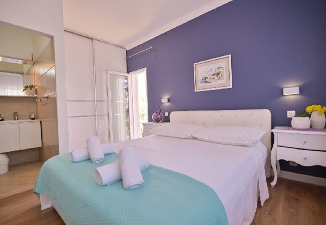 Appartamento a Trogir - Appartamento in Traù (Trogir) con vista mare, balcone, Climatizzazione, WIFI (3459-1) Appartamento a Trogir - Appartamento in Traù (Trogir) con vista mare, balcone, Climatizzazione, WIFI (3459-1)
