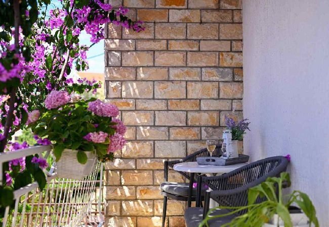 Appartamento a Trogir - Appartamento in Traù (Trogir) con vista mare, balcone, Climatizzazione, WIFI (3459-1) Appartamento a Trogir - Appartamento in Traù (Trogir) con vista mare, balcone, Climatizzazione, WIFI (3459-1)