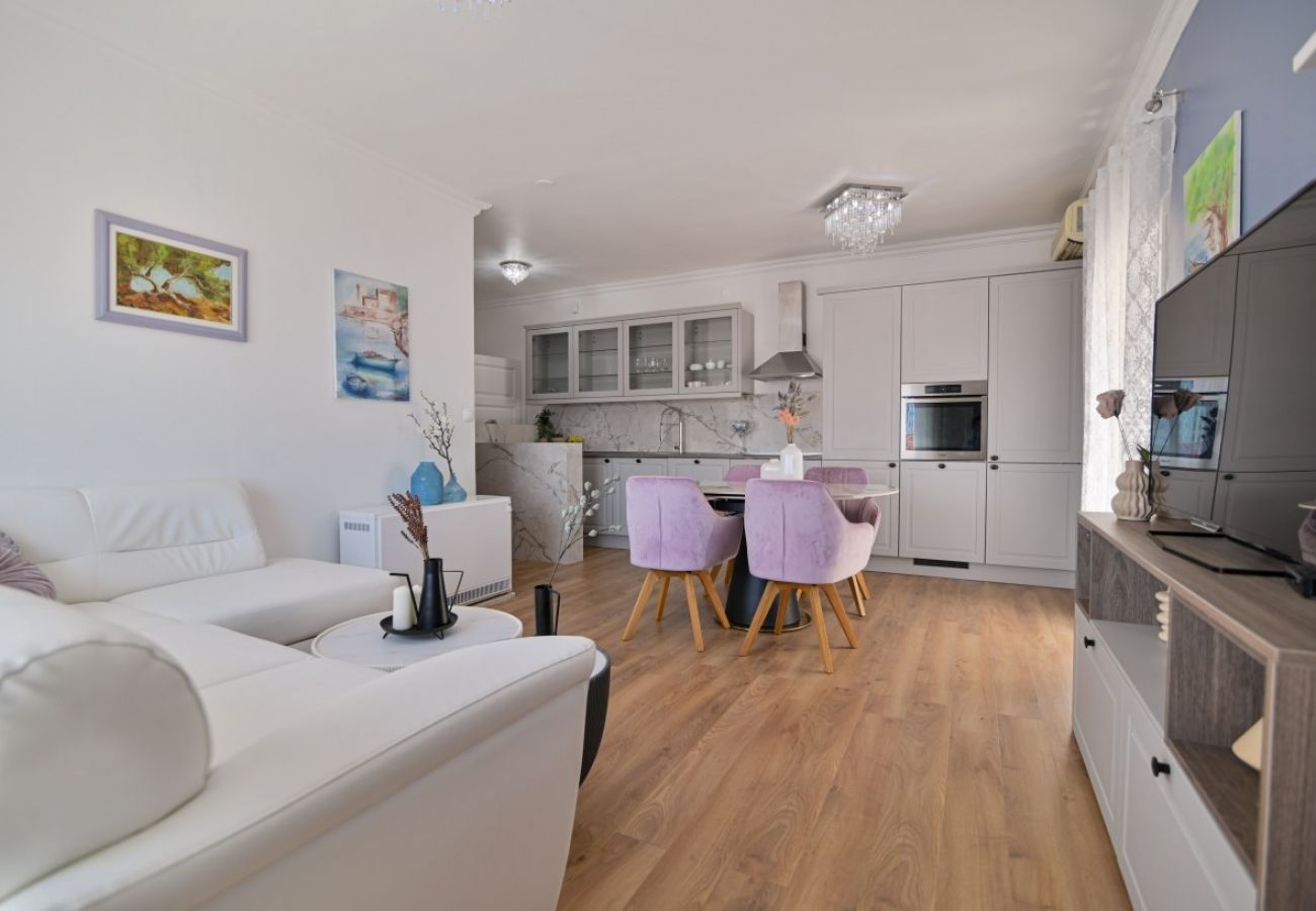 Appartamento a Trogir - Appartamento in Traù (Trogir) con vista mare, balcone, Climatizzazione, WIFI (3459-1)