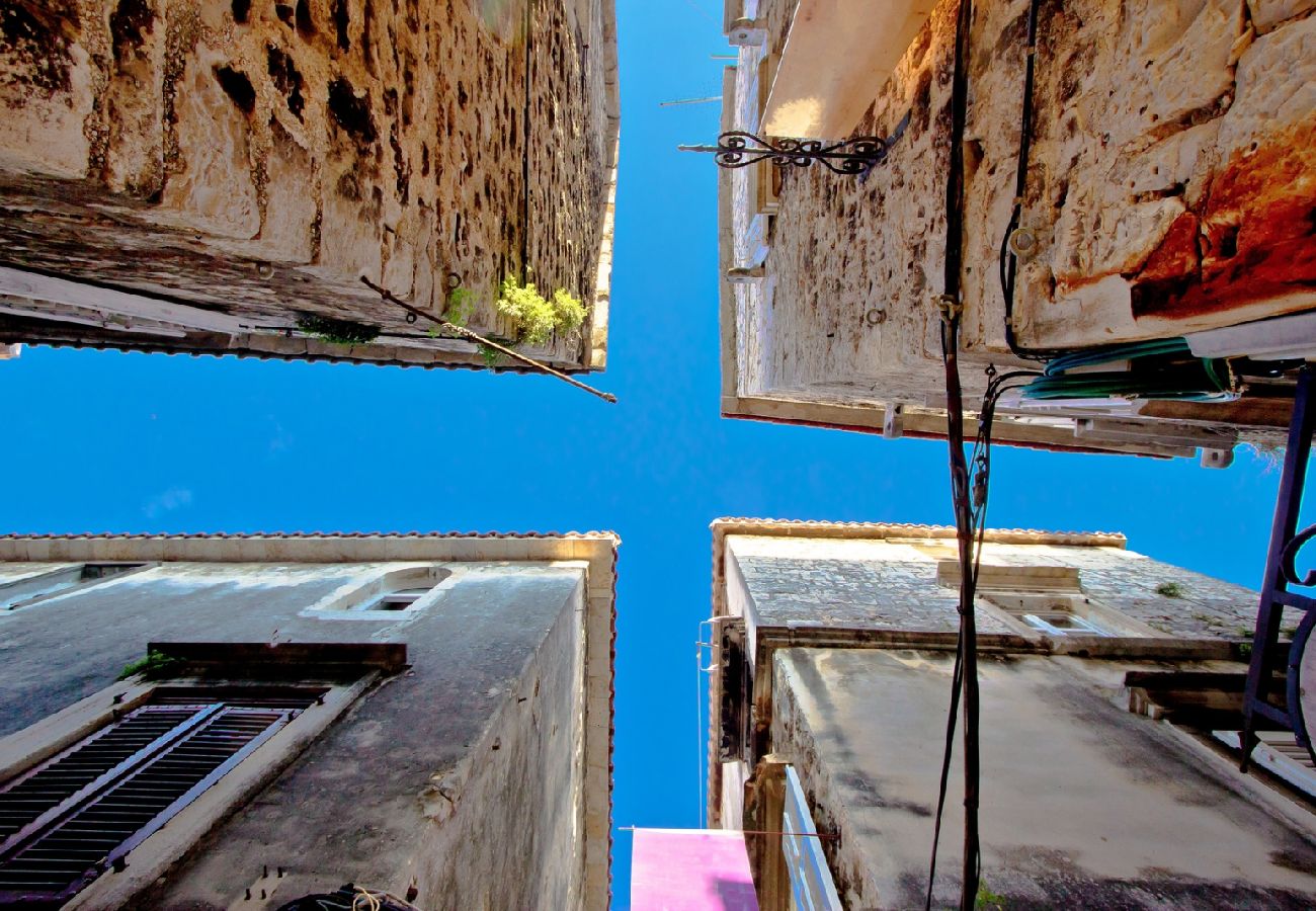 Appartamento a Trogir - Appartamento in Traù (Trogir) con vista mare, balcone, Climatizzazione, WIFI (3459-1)