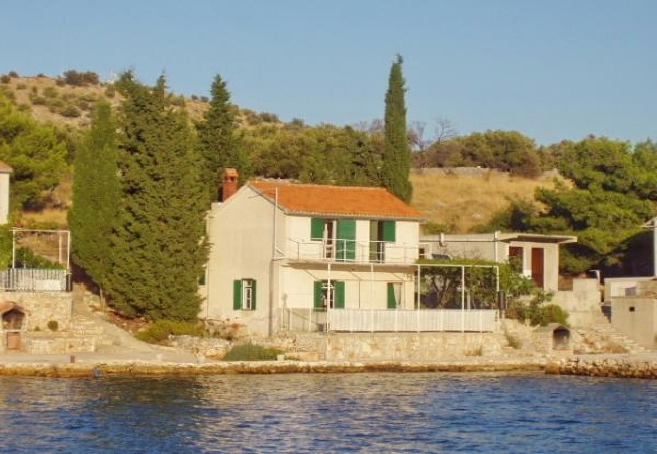 Casa a Zut - Casa Robinson in Žut con vista mare, terrazzo, WIFI (3467-1)