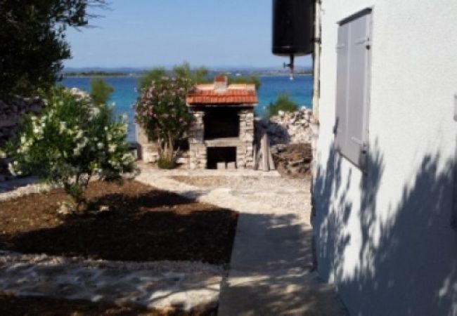 Casa a Tkon - Casa Robinson in Žižanj con vista mare, terrazzo (3469-1) Casa a Tkon - Casa Robinson in Žižanj con vista mare, terrazzo (3469-1)
