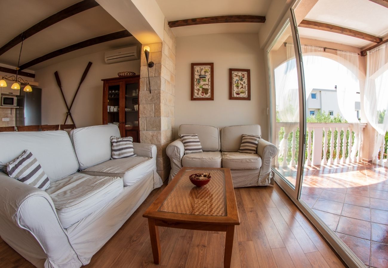 Appartamento a Pakoštane - Appartamento in Pacostiane (Pakostane) con vista mare, balcone, Climatizzazione, WIFI (3472-1)