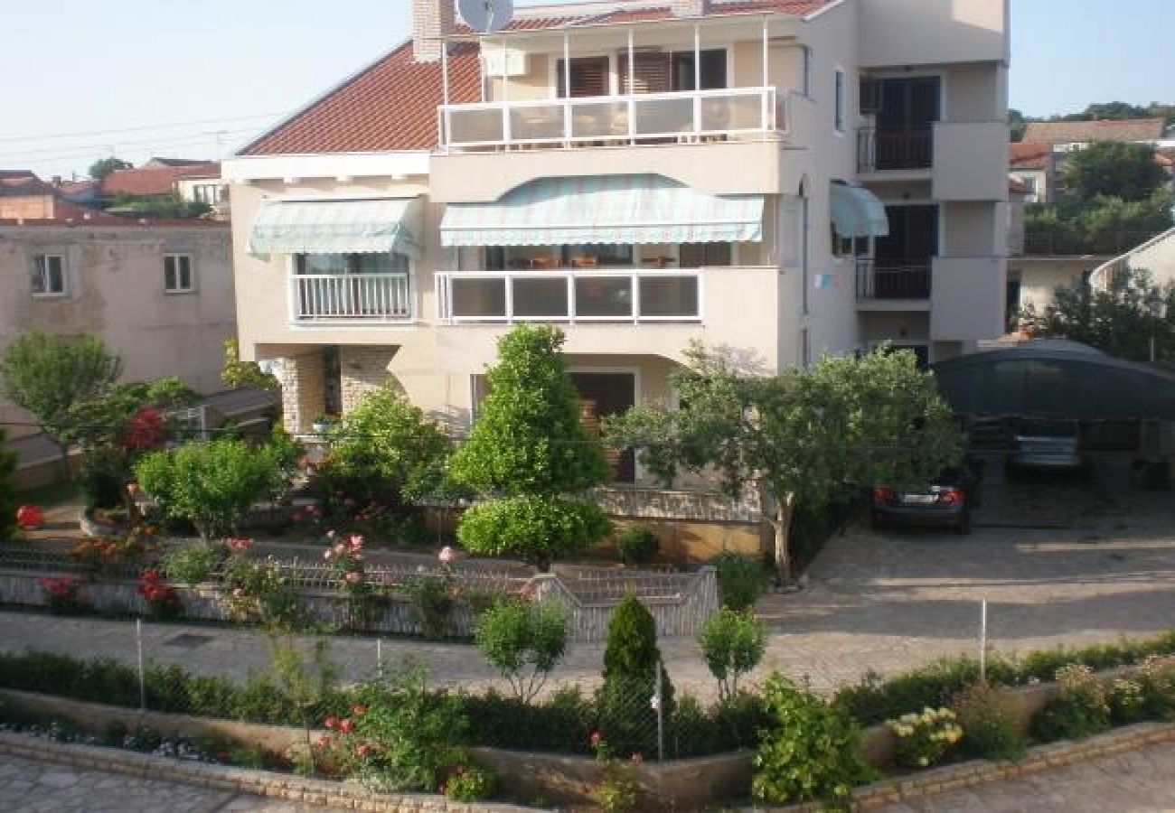 Affitto per camere a Pakoštane - Camera in Pacostiane (Pakostane) con vista mare, balcone, Climatizzazione, WIFI (3475-6)