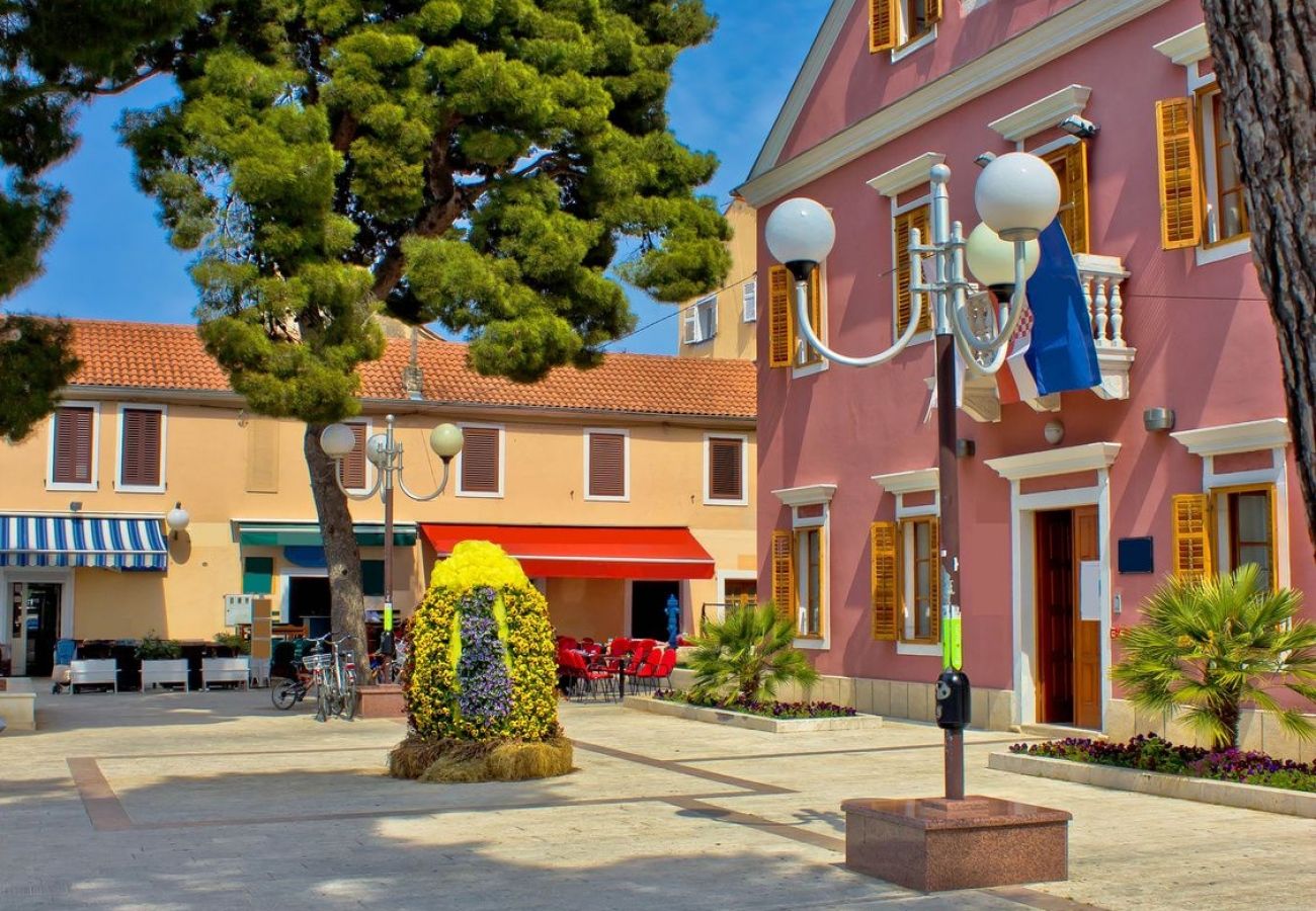 Affitto per camere a Pakoštane - Camera in Pacostiane (Pakostane) con vista mare, balcone, Climatizzazione, WIFI (3475-6)