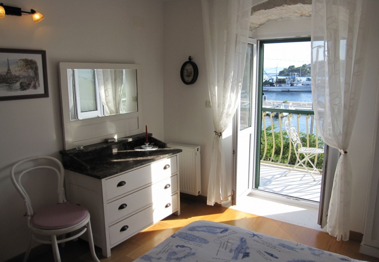 Casa a Sumartin - Casa di vacanza in Sumartin con vista mare, balcone, Climatizzazione, WIFI (626-1)