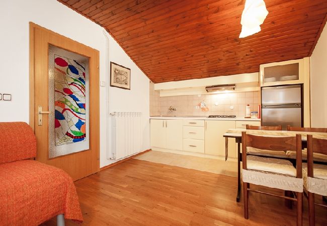 Appartamento a Rovinj - Appartamento in Rovigno (Rovinj) con balcone, Climatizzazione, WIFI, Lavatrice (3482-4) Appartamento a Rovinj - Appartamento in Rovigno (Rovinj) con balcone, Climatizzazione, WIFI, Lavatrice (3482-4)