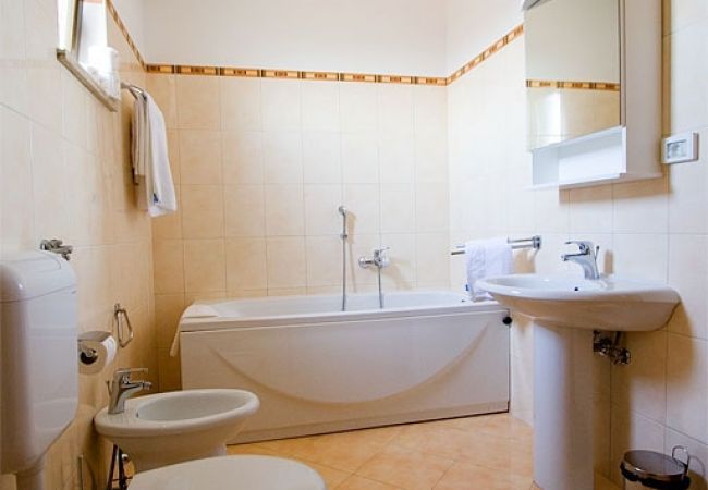 Appartamento a Rovinj - Appartamento in Rovigno (Rovinj) con vista mare, balcone, Climatizzazione, WIFI (3482-9) Appartamento a Rovinj - Appartamento in Rovigno (Rovinj) con vista mare, balcone, Climatizzazione, WIFI (3482-9)