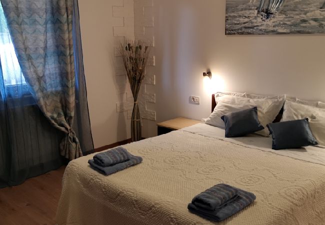 Appartamento a Rovinj - Ferienwohnung in Rovinj mit Terrasse, Klimaanlage, W-LAN (3483-4) Appartamento a Rovinj - Ferienwohnung in Rovinj mit Terrasse, Klimaanlage, W-LAN (3483-4)