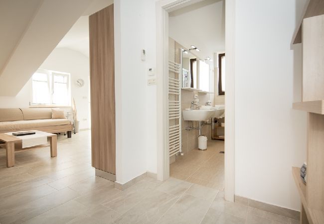 Appartamento a Rovinj - Appartamento in Rovigno (Rovinj) con vista mare, balcone, Climatizzazione, WIFI (3482-11) Appartamento a Rovinj - Appartamento in Rovigno (Rovinj) con vista mare, balcone, Climatizzazione, WIFI (3482-11)