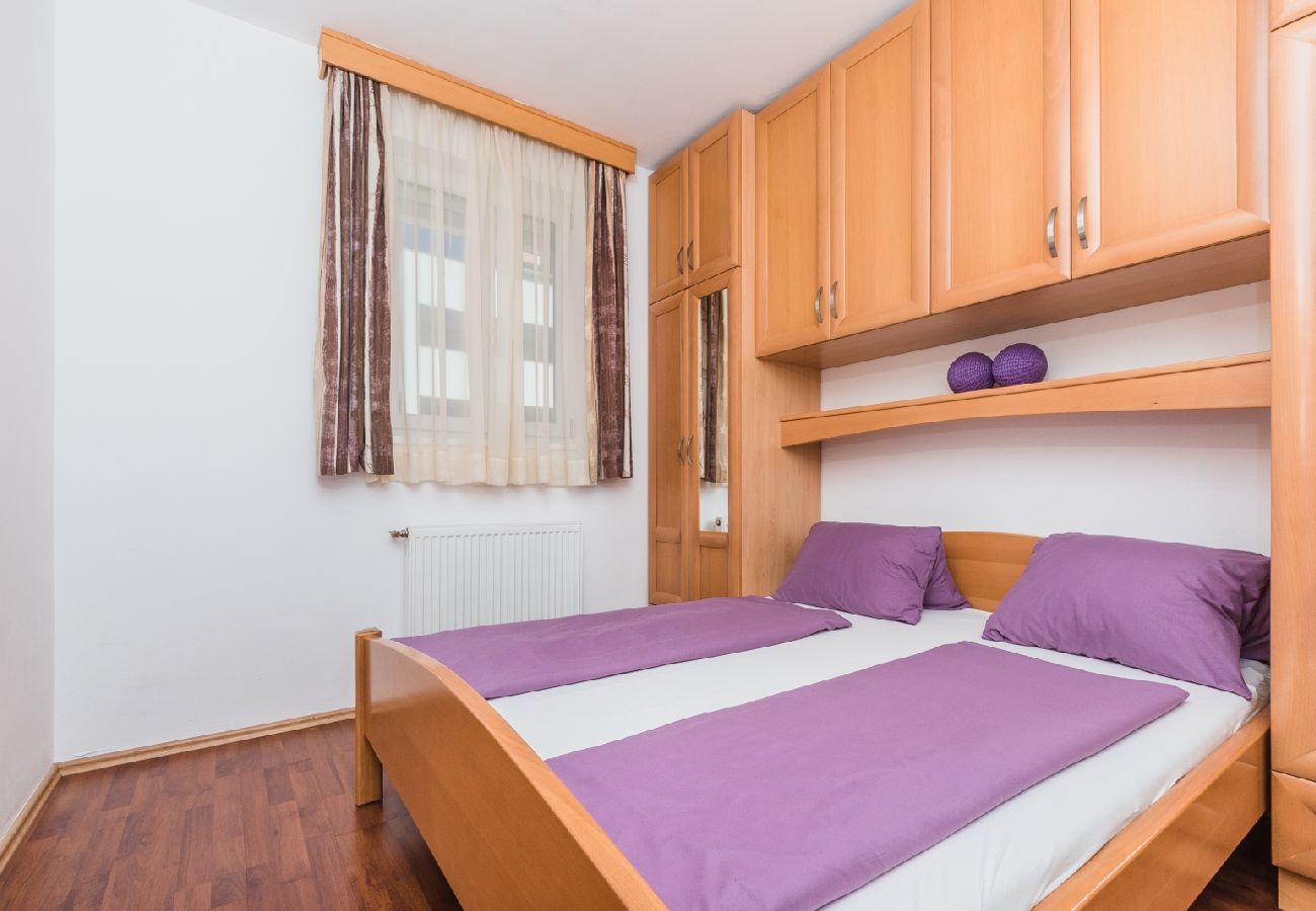 Appartamento a Crikvenica - Appartamento in Cirquenizza (Crikvenica) con vista mare, terrazzo, Climatizzazione, WIFI (3492-6)