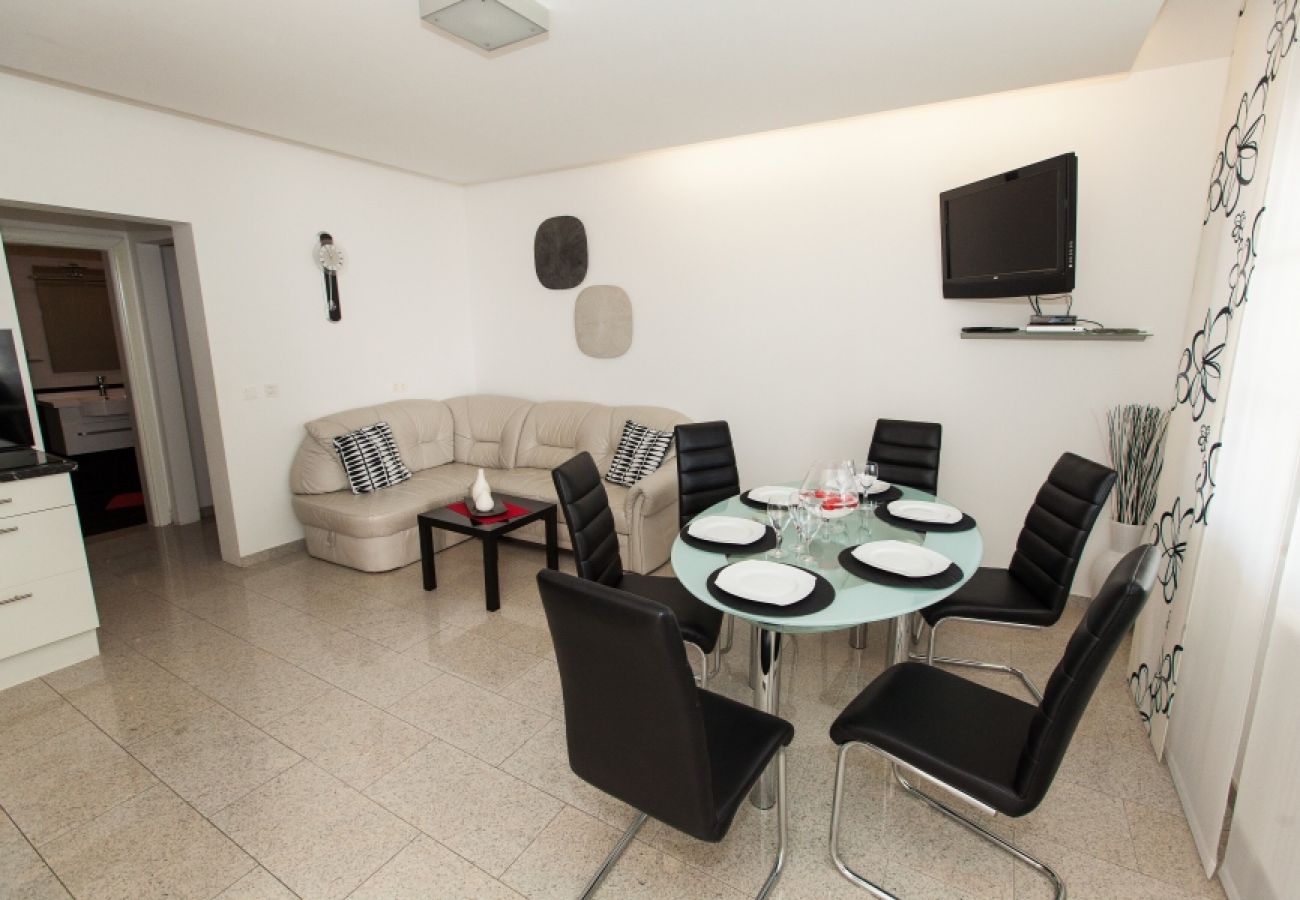Appartamento a Crikvenica - Appartamento in Cirquenizza (Crikvenica) con vista mare, terrazzo, Climatizzazione, WIFI (3492-10)