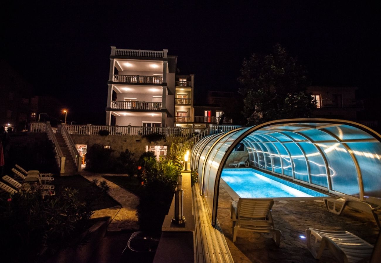 Appartamento a Crikvenica - Appartamento in Cirquenizza (Crikvenica) con vista mare, terrazzo, Climatizzazione, WIFI (3492-10)