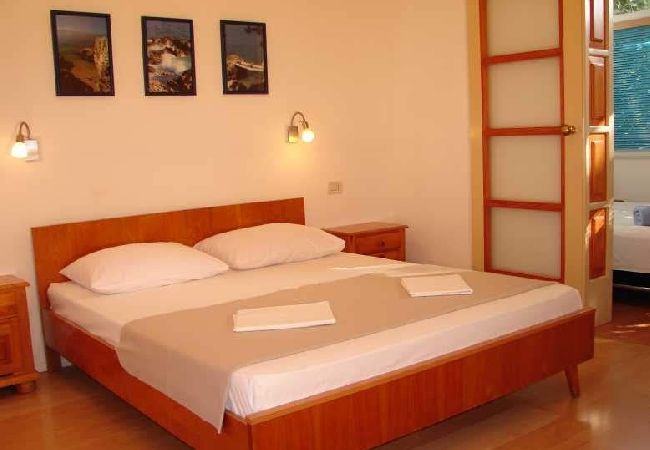 Appartamento a Brela - Appartamento in Brella (Brela) con vista mare, terrazzo, Climatizzazione, WIFI (3524-1) Appartamento a Brela - Appartamento in Brella (Brela) con vista mare, terrazzo, Climatizzazione, WIFI (3524-1)
