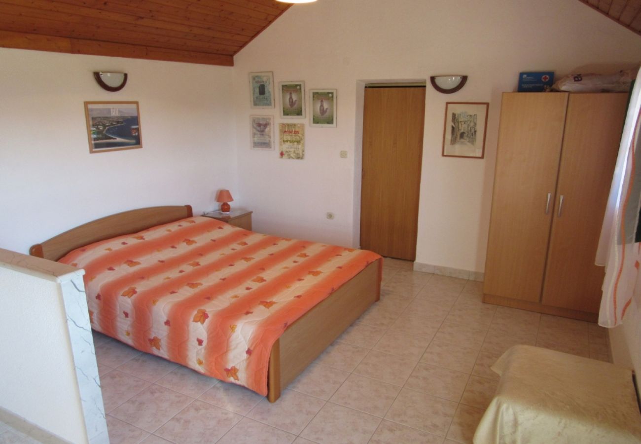 Casa a Bol - Casa di vacanza in Vallo della Brazza (Bol) con vista mare, terrazzo, Climatizzazione, WIFI (3543-1)