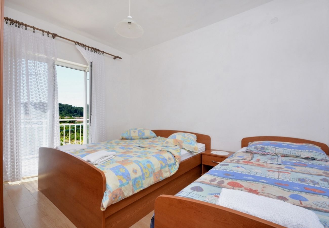 Appartamento a Žuljana - Appartamento in Žuljana con vista mare, terrazzo, WIFI, Lavastoviglie (3558-2)