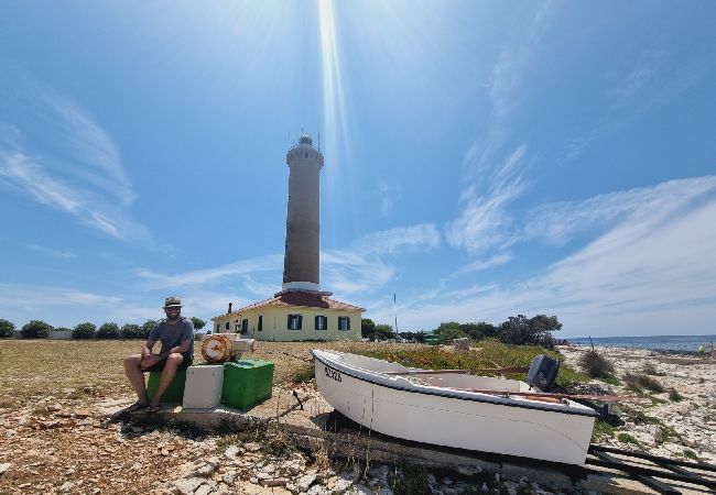 Casa a Veli Rat - Casa di vacanza in Veli Rat con vista mare, terrazzo, Climatizzazione, WIFI (3559-1) Casa a Veli Rat - Casa di vacanza in Veli Rat con vista mare, terrazzo, Climatizzazione, WIFI (3559-1)
