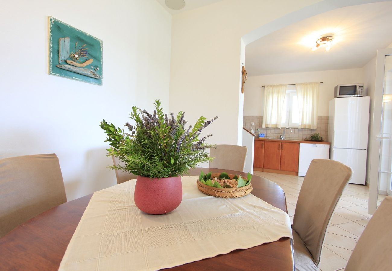 Casa a Veli Rat - Casa di vacanza in Veli Rat con vista mare, terrazzo, Climatizzazione, WIFI (3559-1)