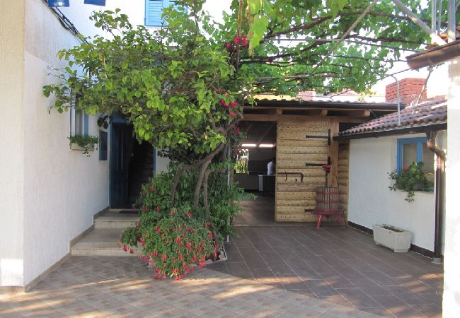 Appartamento a Sucuraj - Appartamento in San Giorgio (Sućuraj) con vista mare, balcone, Climatizzazione, WIFI (3560-2) Appartamento a Sucuraj - Appartamento in San Giorgio (Sućuraj) con vista mare, balcone, Climatizzazione, WIFI (3560-2)